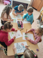 Конкурс детских рисунков " Природа наше богатство" .